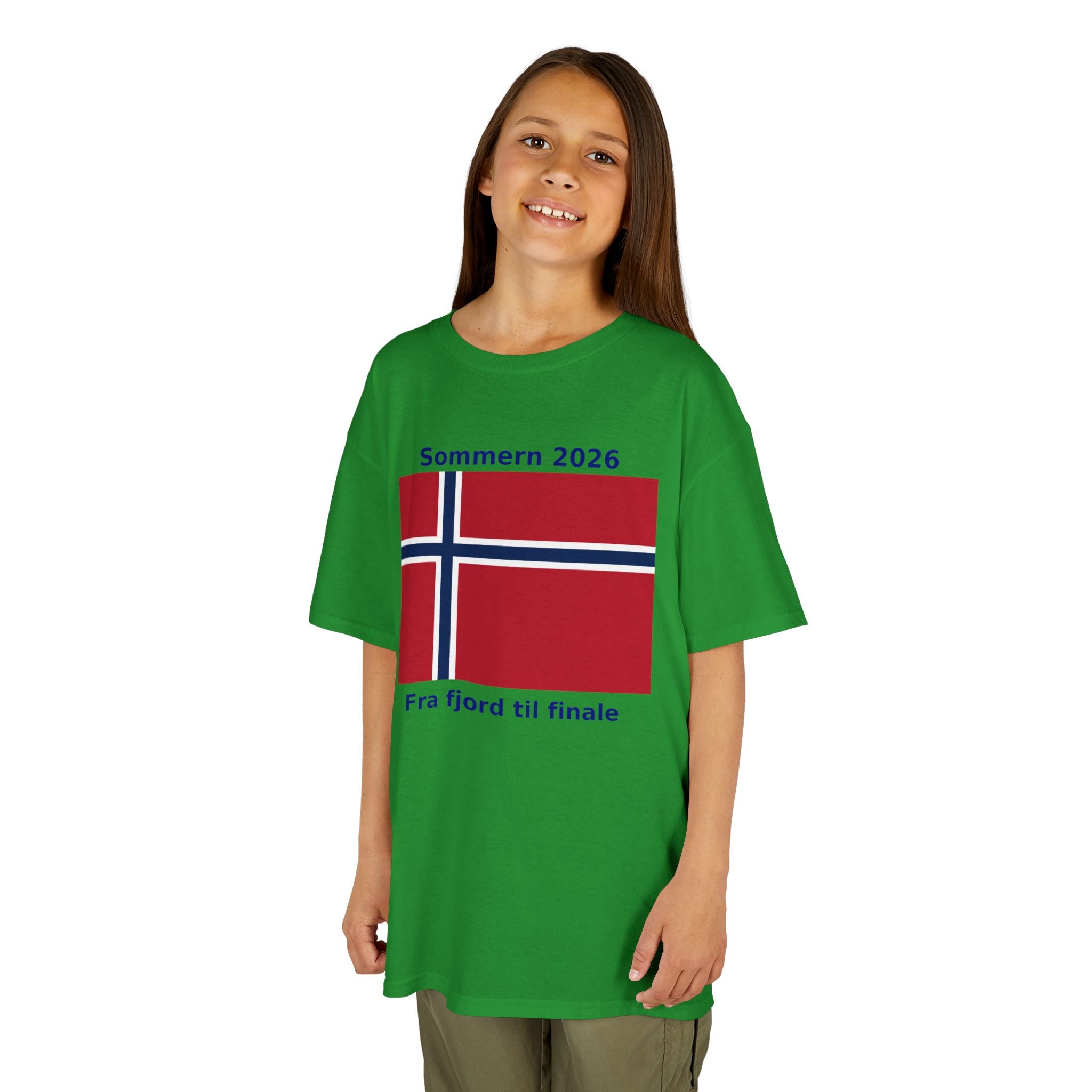 Kids T‑Shirt — Norwegian Flag «Sommern 2026» (Fra fjord til finale)