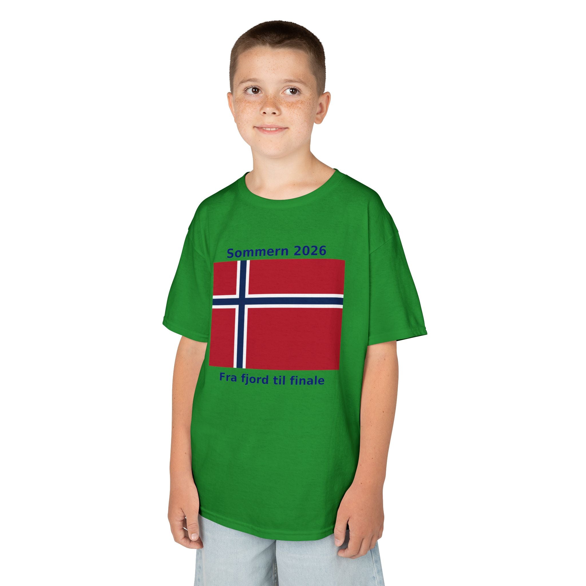 Kids T‑Shirt — Norwegian Flag «Sommern 2026» (Fra fjord til finale)